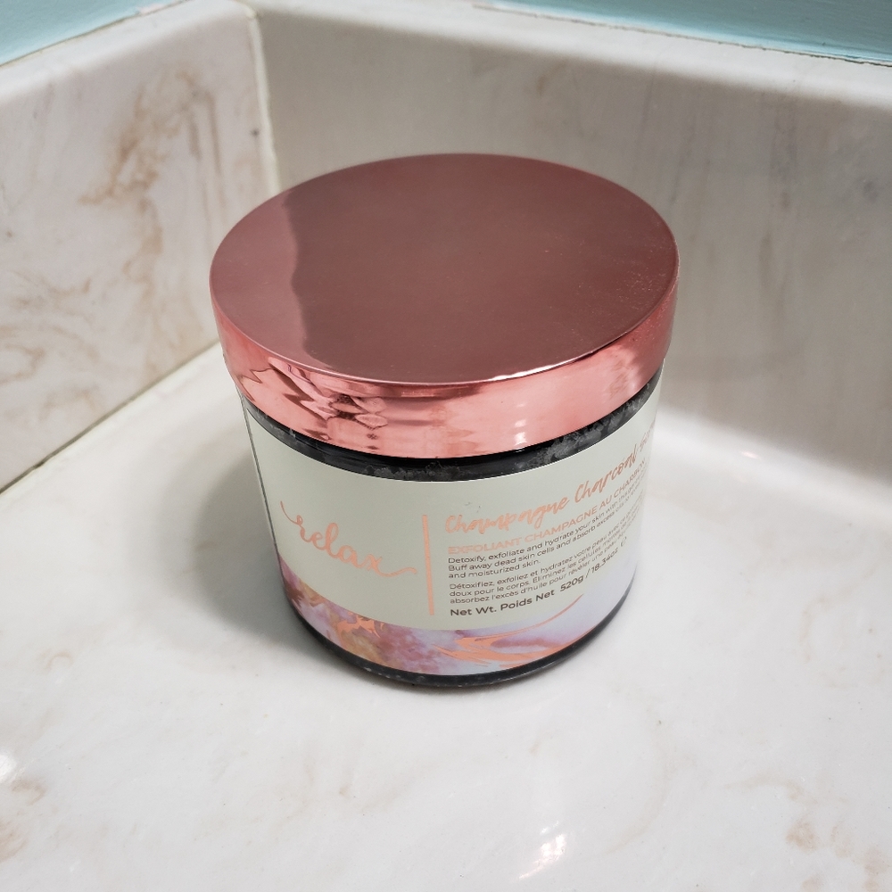 Relax Champange Charcoal Scrub